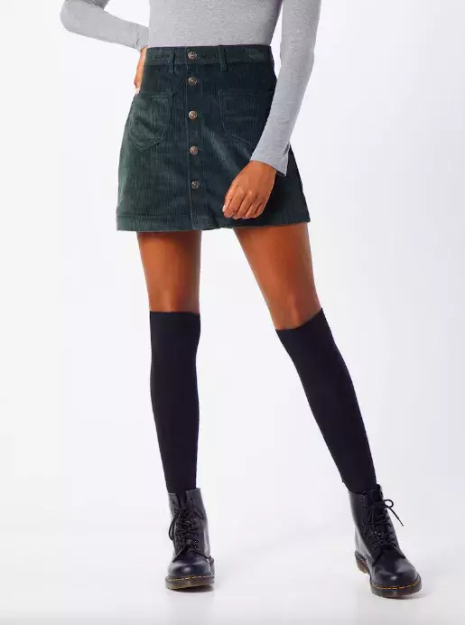 <p>ONLY Sukně 629 Kč</p>
