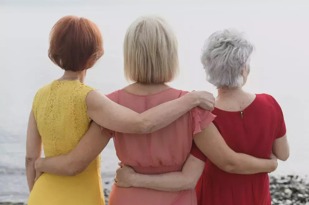 tři ženy, ženské kruhy, pomoc, síla, energie