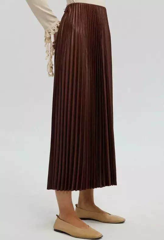 Plisovaná sukně, Touché Privé, 1 099 Kč