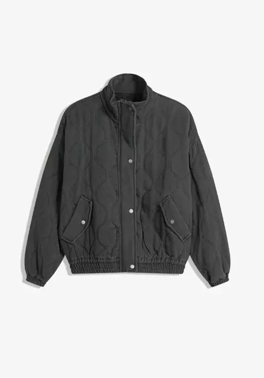 Prošívaný bomber, Bershka, 1 799 Kč