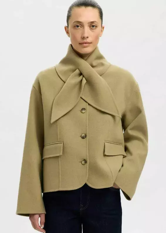 Elegantní kabátek do pasu, Selected Femme, 4 160 Kč