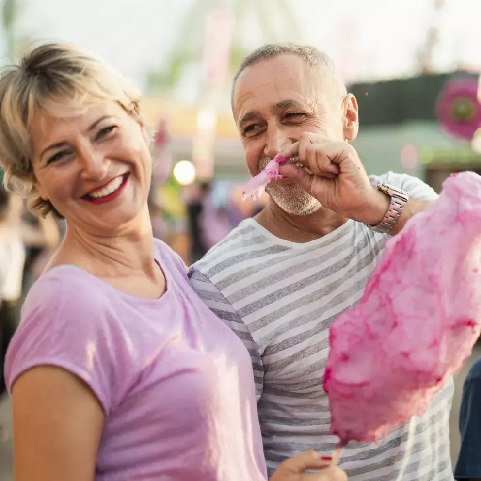 muž a žena šťastní