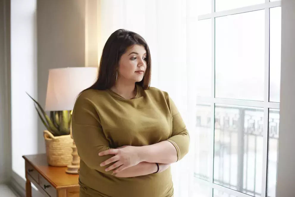 žena, nadváha, plus size, problém, smutek