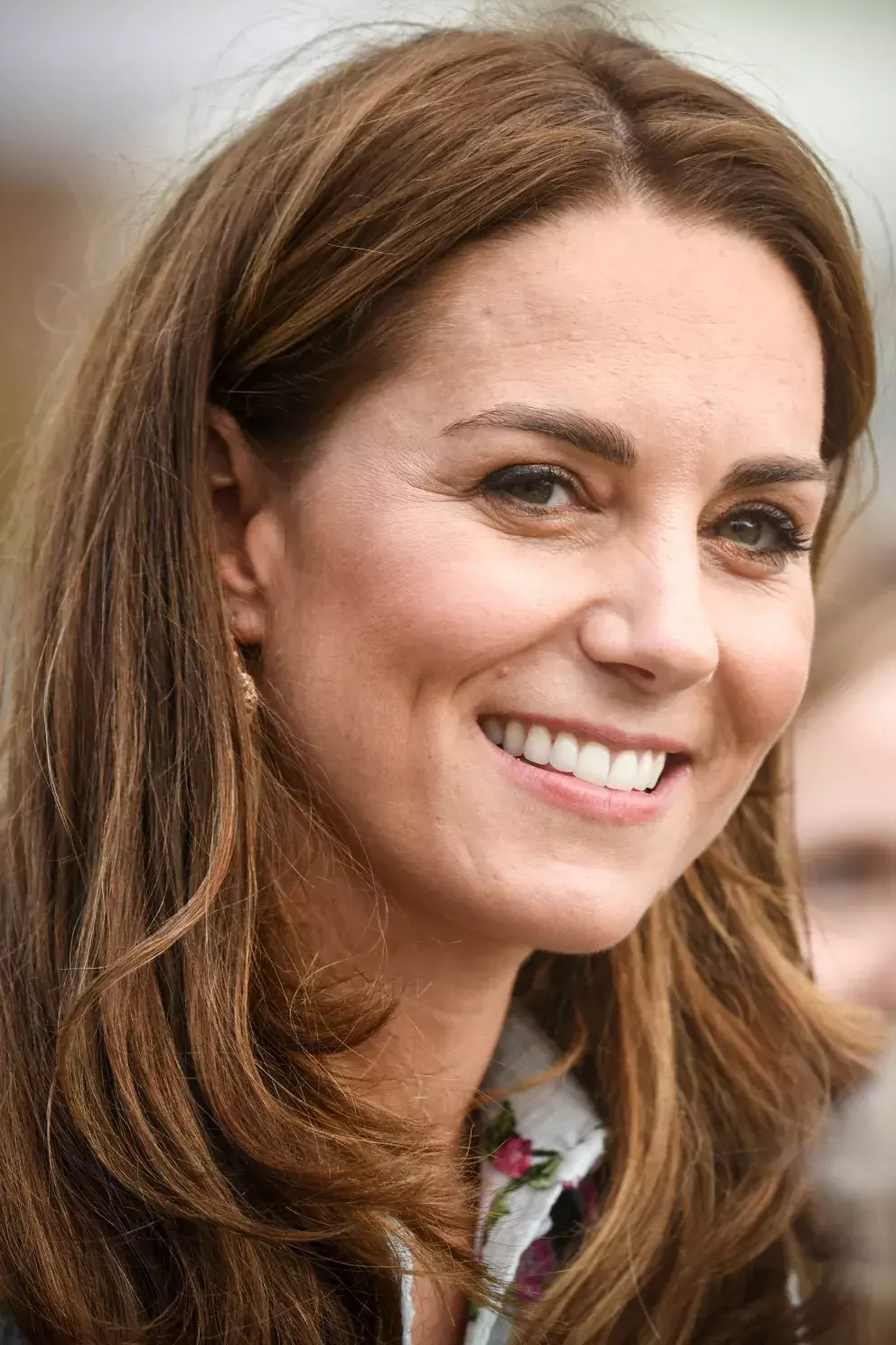 princezna kate s hnědými vlasy