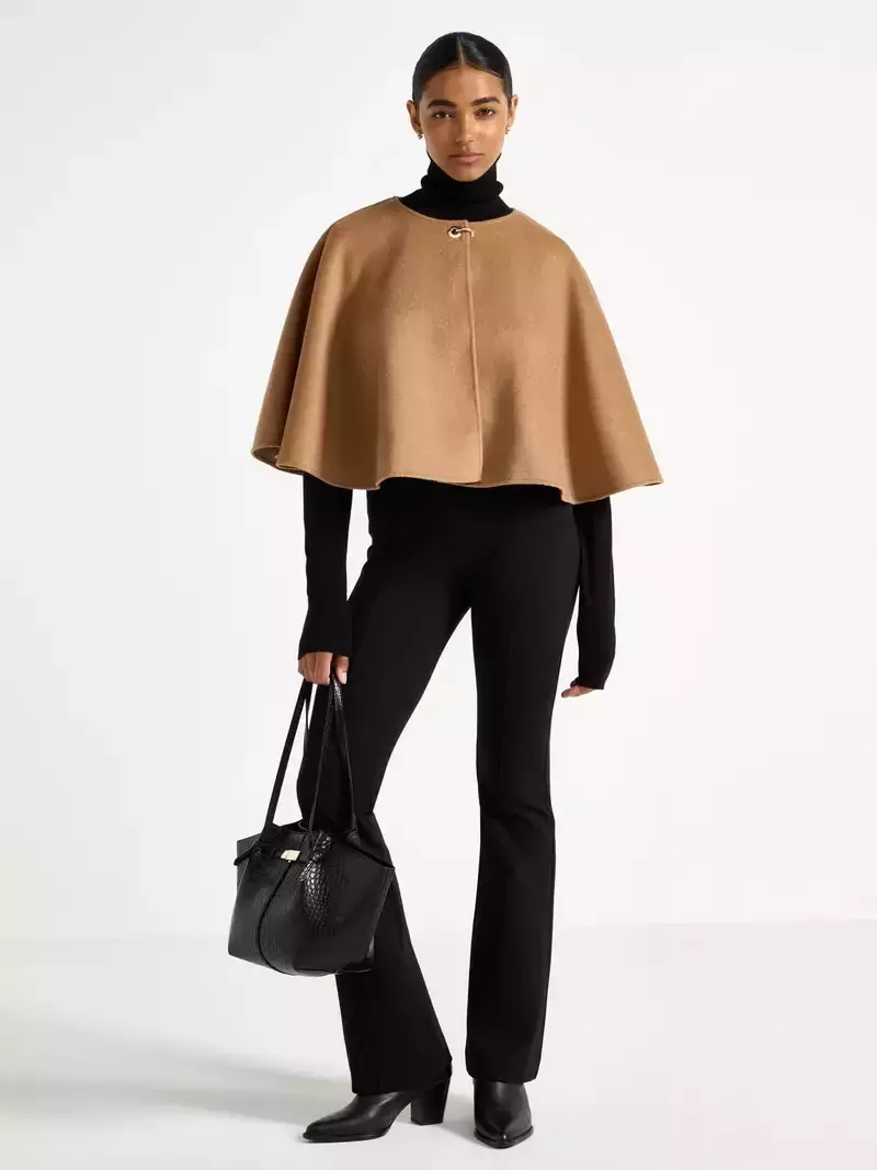 Stylová podzimní ponča