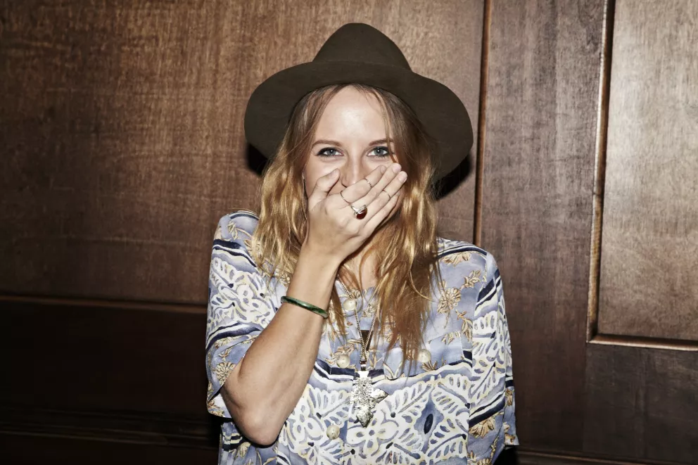 Podzimní doplňky pro 2025: pět trendů, které stojí za to