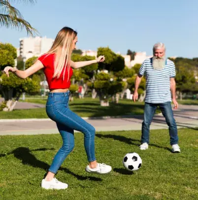 Příběh: Zamilovala jsem se do muže o 30 let staršího než já. Rodiče mu nemohou přijít na jméno. Svěřila se nám Renata (40)