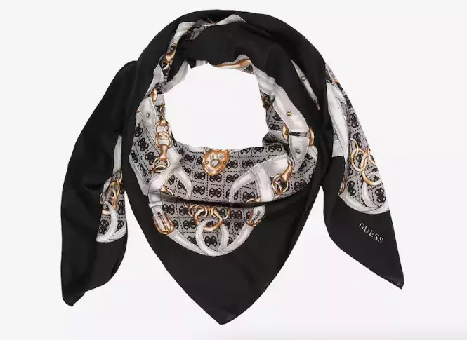 <p>GUESS Šátek 1179 Kč</p>
