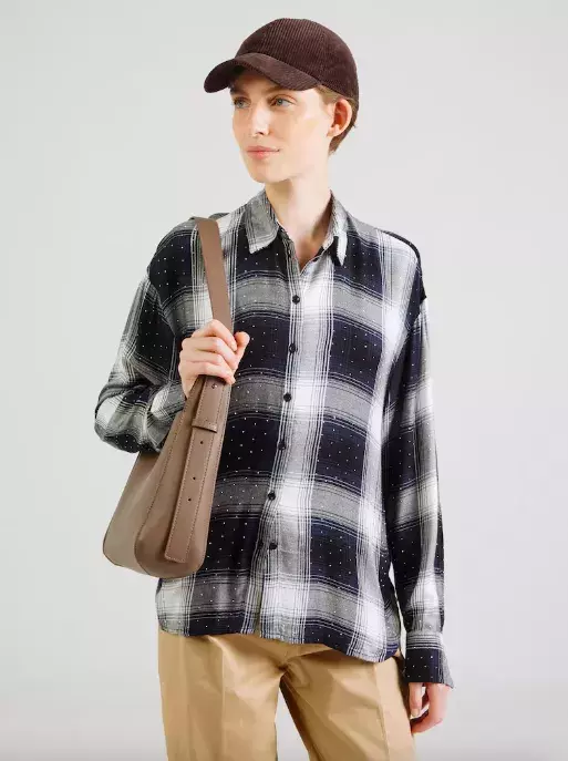 <p>ONLY Halenka 829 Kč</p>
