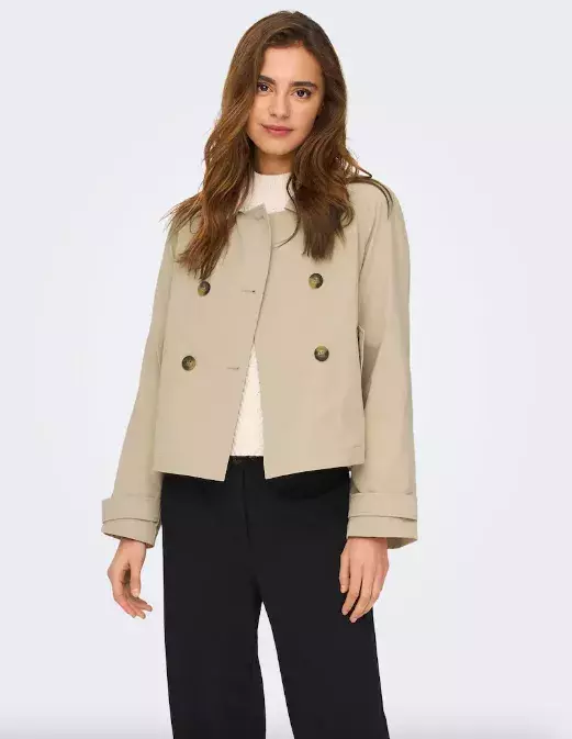 <p>ONLY Přechodná bunda 799 Kč</p>
