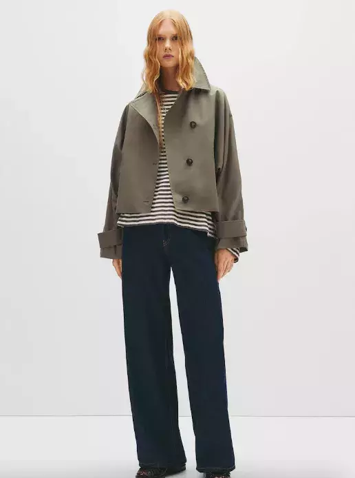 <p>Pull&Bear Přechodný kabát 1299 Kč</p>
