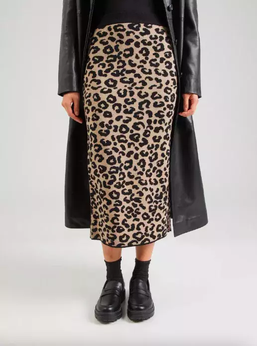 <p>ONLY Sukně 659 Kč</p>
