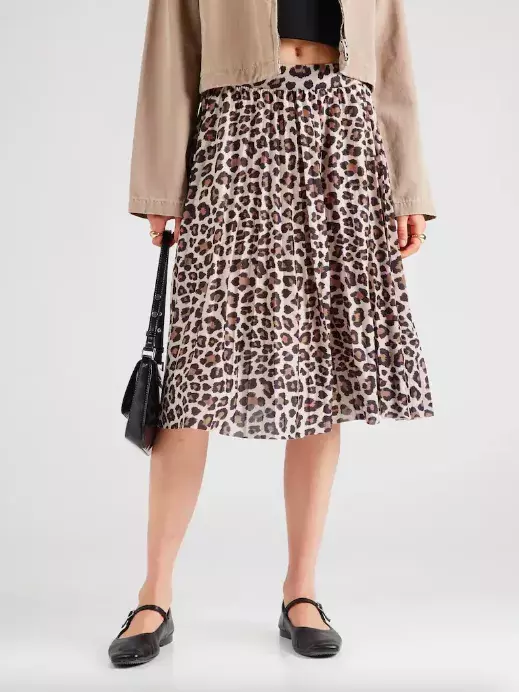 <p>ABOUT YOU Sukně 800 Kč</p>
