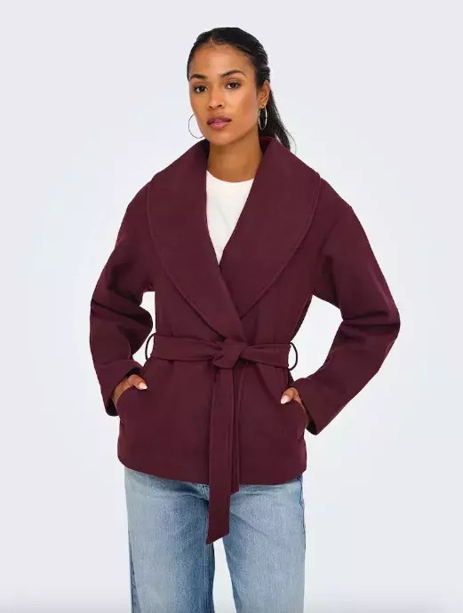 <p>ONLY Přechodný kabát 1599 Kč</p>
