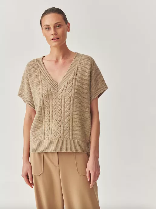 <p>TATUUM Svetr 1999 Kč</p>
