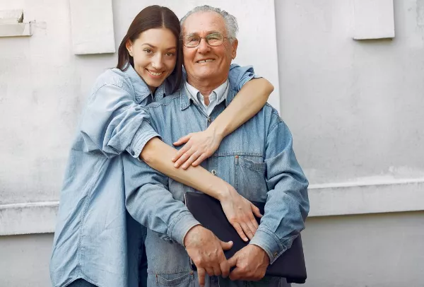 Příběh: Můj strýc se zamiloval do mé kamarádky, dělí je 30 let, svěřila se Petra (41)