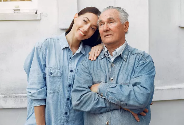 Příběh: Můj strýc se zamiloval do mé kamarádky, dělí je 30 let, svěřila se Petra (41)