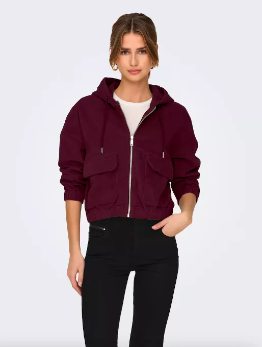 <p>ONLY Přechodná bunda 1399 Kč</p>
