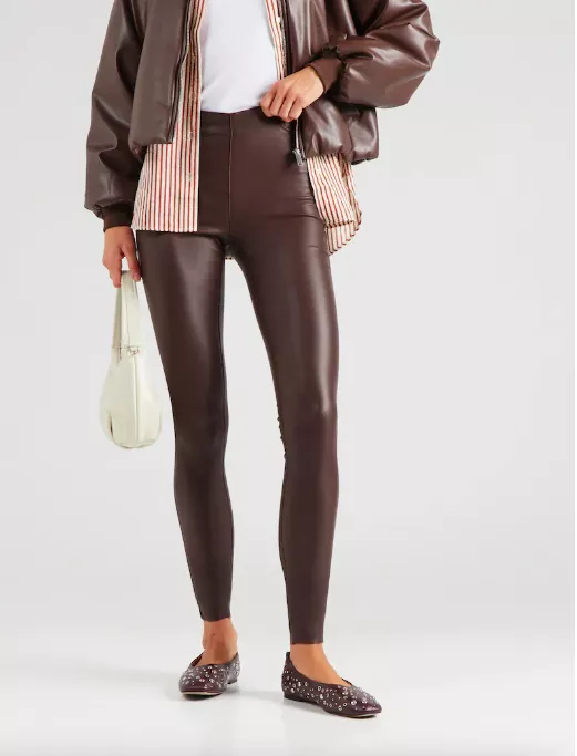 <p>OBJECT Skinny Legíny 999 Kč</p>
