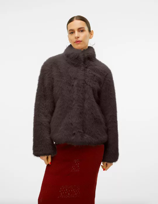 <p>VERO MODA Zimní bunda 1479 Kč</p>
