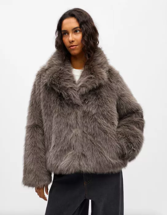 <p>OBJECT Zimní bunda 2024 Kč</p>
