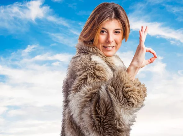 Elegance a šarm v kabátcích z umělé kožešiny