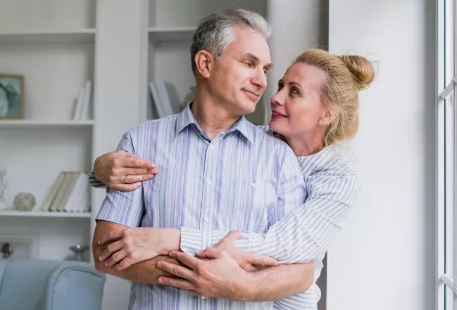 Jsem vdaná, přesto mé srdce patří člověku, který je o mnoho let starší, svěřila se nám Klára (40)