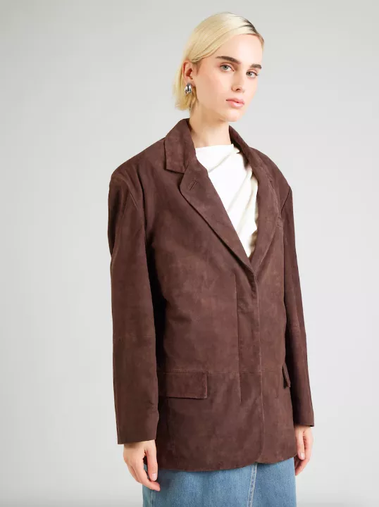 <p>REMAIN Blejzr 12020 Kč</p>
