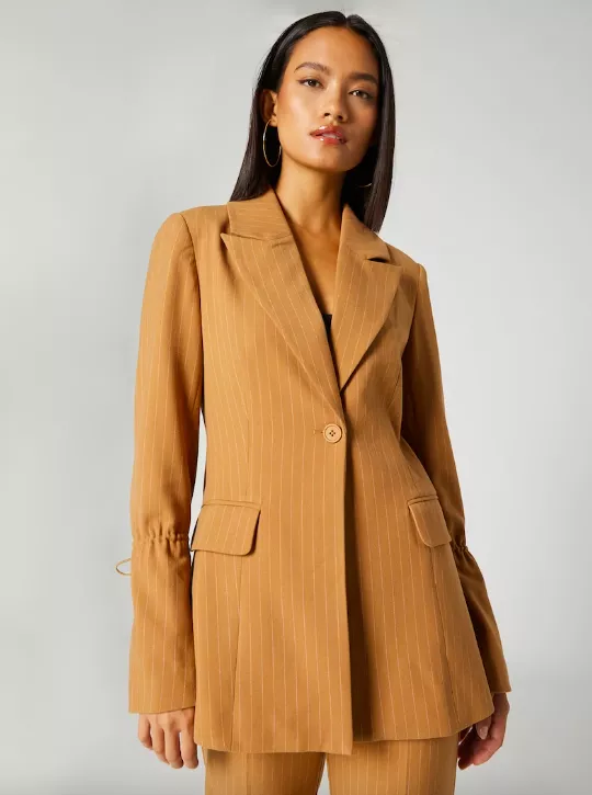 <p>Bella x ABOUT YOU Blejzr 1277 Kč</p>
