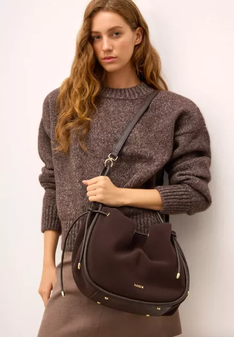 <p>Kazar 5840 Kč</p>
