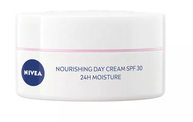 NIVEA Essential 