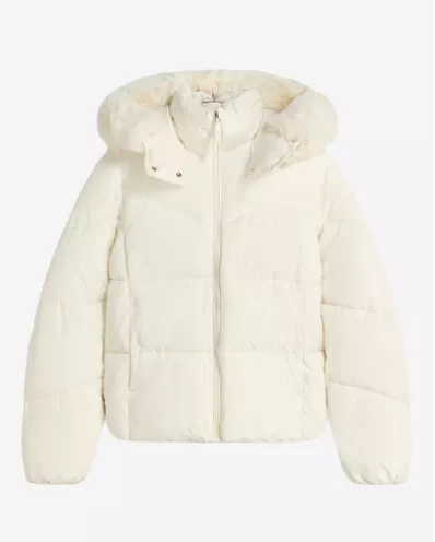 <p>Bershka Zimní bunda 999 Kč</p>
