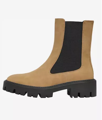 <p>ONLY Chelsea boty 999 Kč</p>
