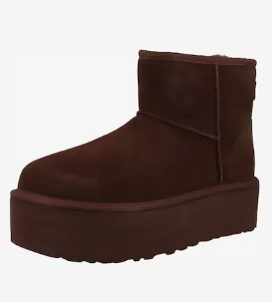 <p>UGG Kozačky 5299 Kč</p>
