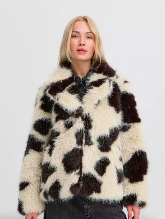 <p>b.young Zimní kabát 3149 Kč</p>
