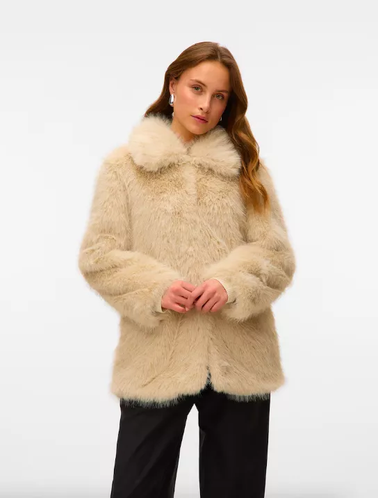 <p>VERO MODA Přechodný kabát 2129 Kč</p>
