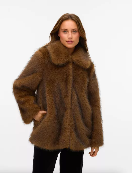 <p>VERO MODA Přechodný kabát  2129 Kč</p>
