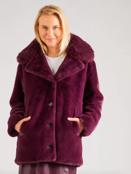 <p>OAKWOOD Zimní kabát 6149 Kč</p>
