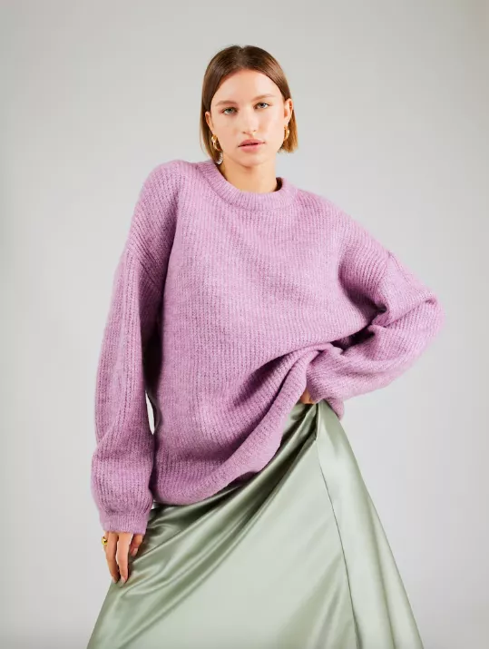 <p>ABOUT YOU Svetr 1329 Kč</p>
