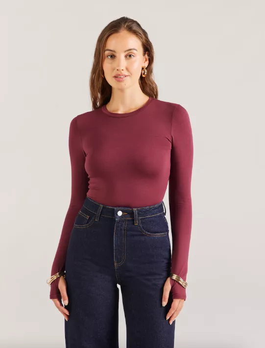 <p>Tatiana Zidekova Tričko 799 Kč</p>
