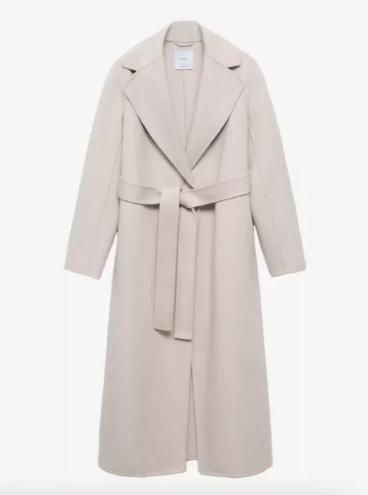 <p>MANGO Přechodný kabát 3499 Kč</p>
