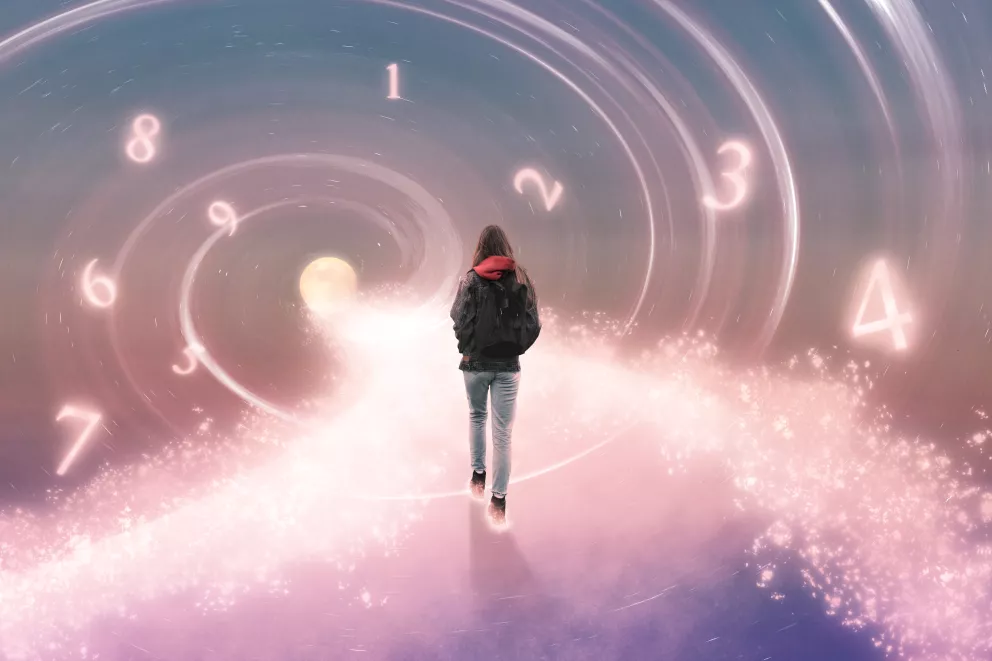 žena krácí do neznáma