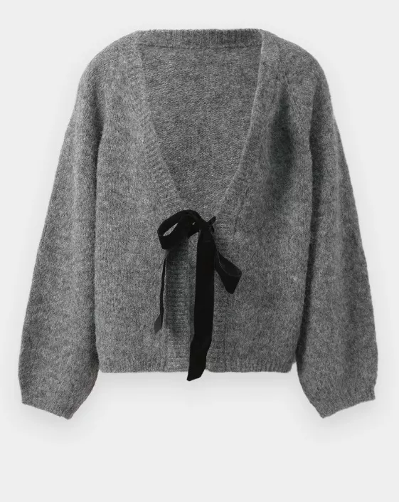 Šedý oversized svetr s mašlí, Noisy May, 1 080 Kč