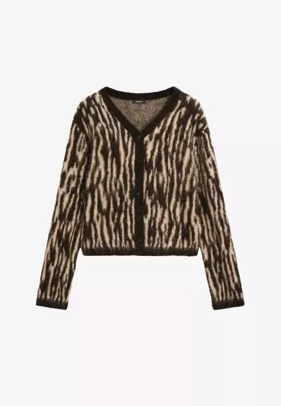 Hebký svetr se zvířecím vzorem, Massimo Dutti, 1 999 Kč