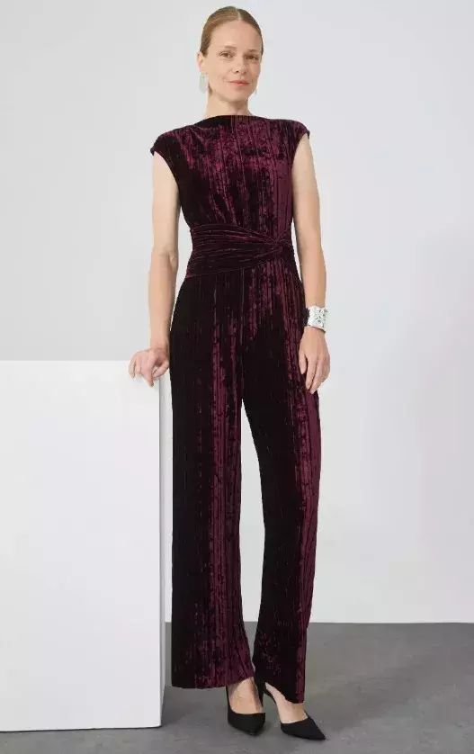 Sametový overal, Anna Field, 1 200 Kč