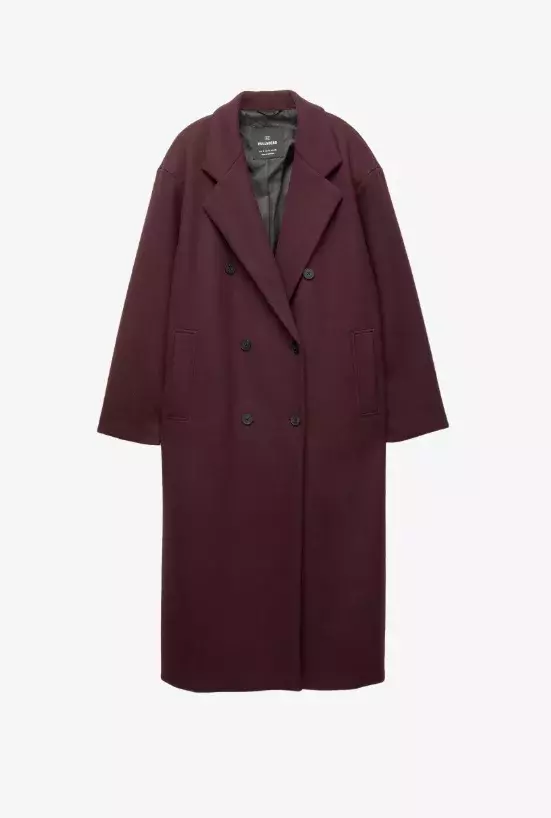 Vínový kabát, PULL&BEAR, 1 499 Kč