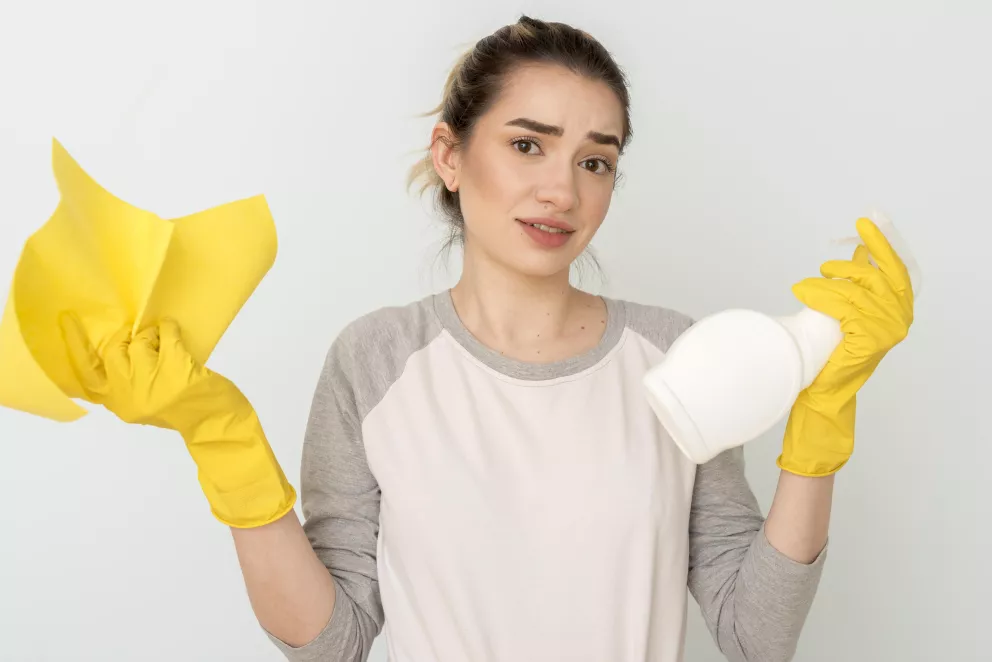 žena, práce v domácnosti, smutek, služka, manželství