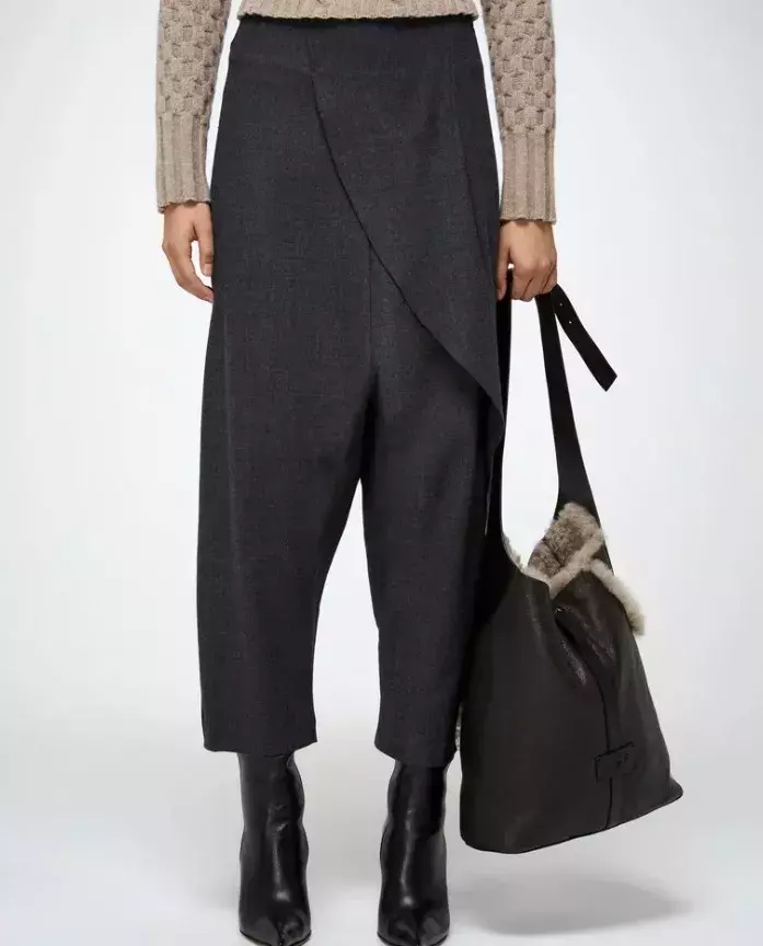 Kalhoty se sníženým sedem, VSP, 9 455 Kč