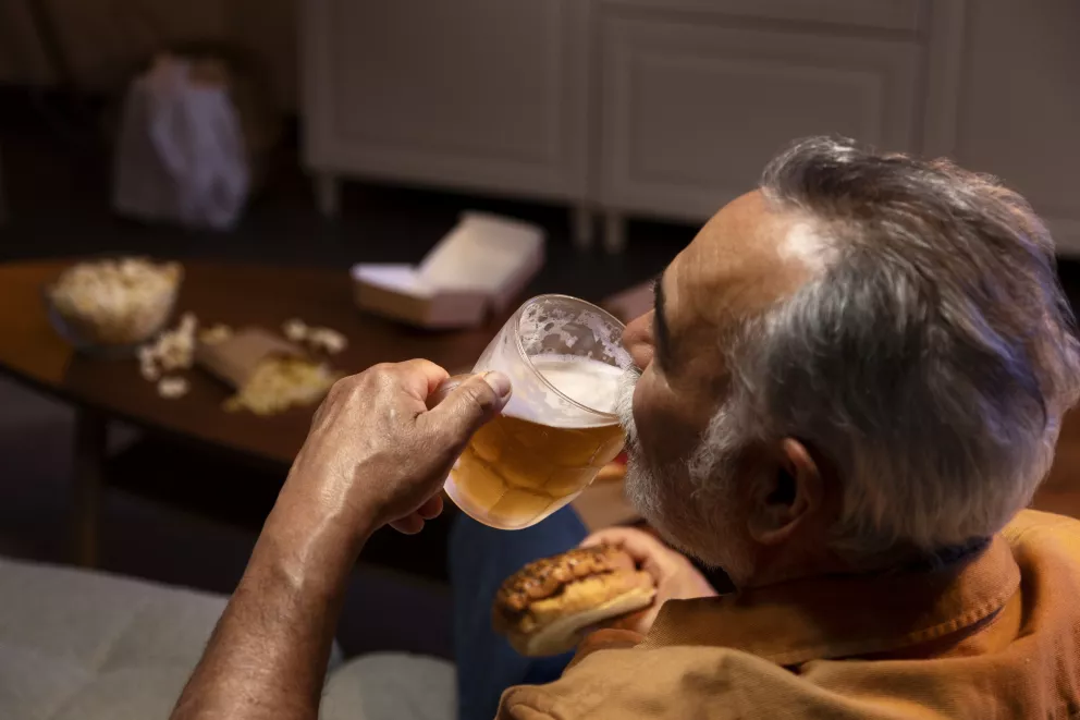 muž, pití, alkohol, pivo, problém