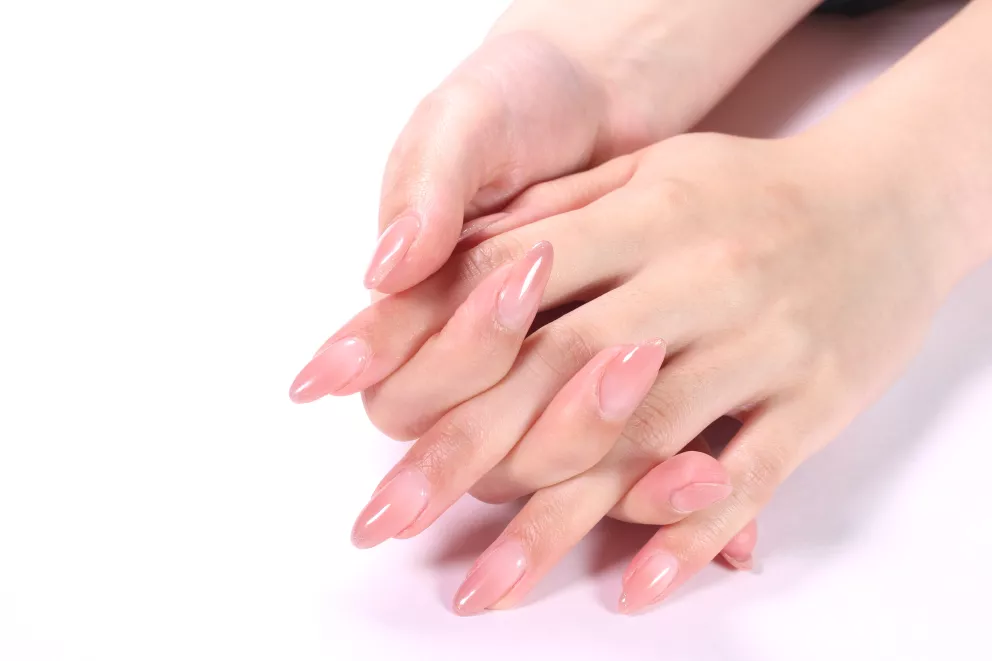 jemné japonské nehty